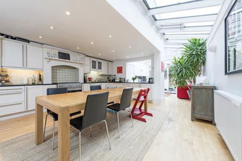 5 bedroom terraced house to rent, Shelgate Road, SW11