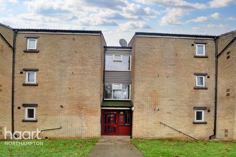 2 bedroom flat for sale, Newstone Crescent, Northampton