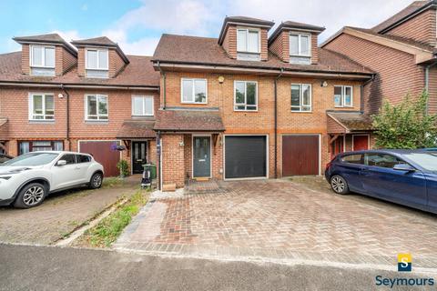 4 bedroom terraced house for sale, Stoughton Road, Surrey GU1