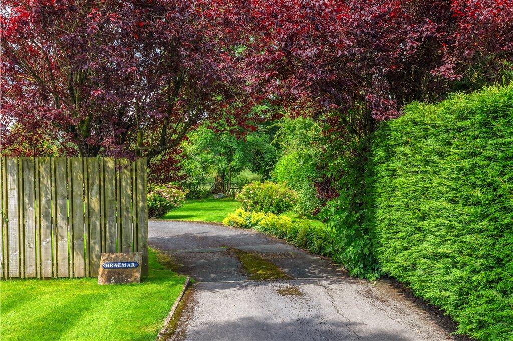 Driveway Entrance