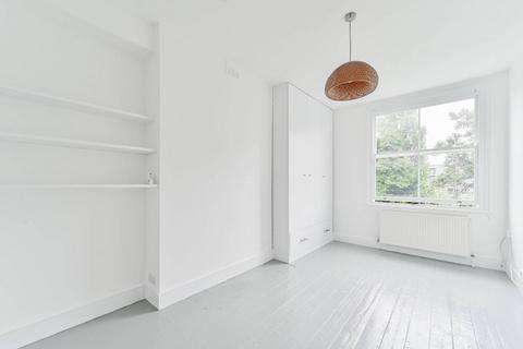 2 bedroom flat to rent, Tollington Park, Finsbury Park, London, N4