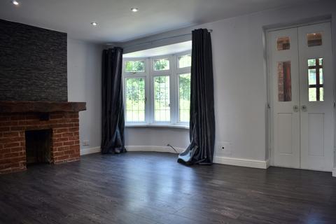 3 bedroom end of terrace house to rent, Broadway, KENT