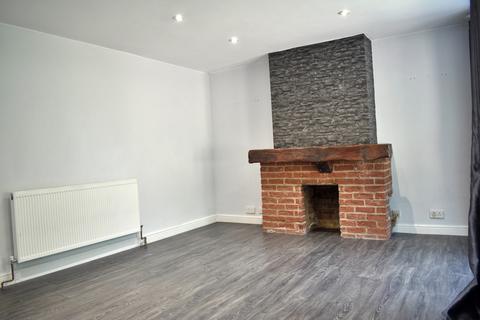 3 bedroom end of terrace house to rent, Broadway, KENT