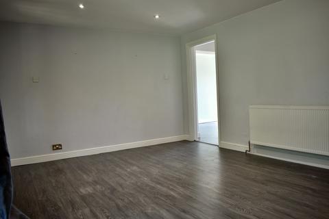 3 bedroom end of terrace house to rent, Broadway, KENT