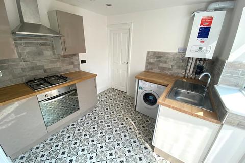 6 bedroom end of terrace house to rent, Palmerston Road, Walthamstow , London E17