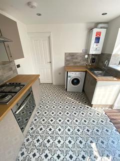 6 bedroom end of terrace house to rent, Palmerston Road, Walthamstow , London E17