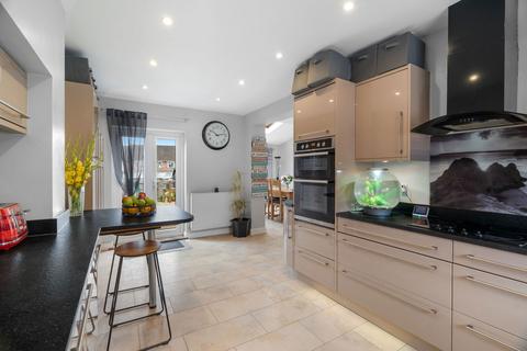 4 bedroom semi-detached house for sale, Howard Road, Saffron Walden