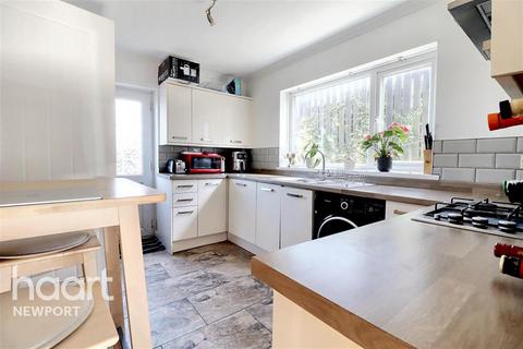 3 bedroom detached house to rent, Bryn Coch, Beaufort