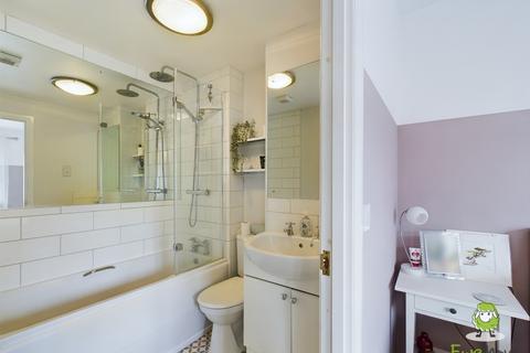 17 Broadmere Road, Beggarwood, Basingstoke, RG22 4FP