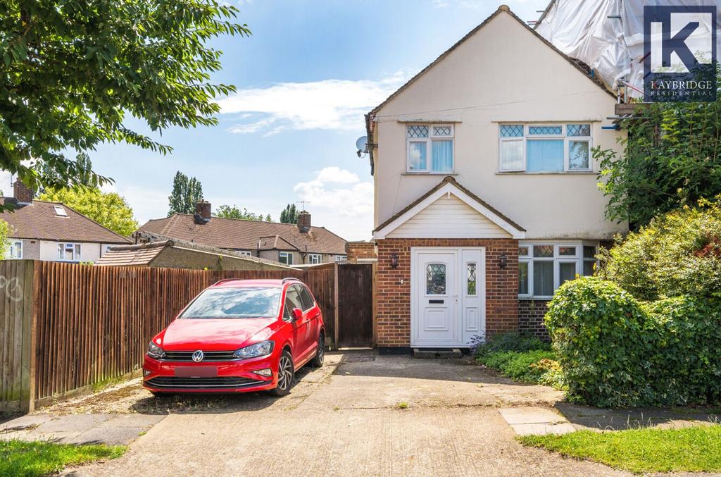 Pembury Avenue, Worcester Park - KT4 8 BY