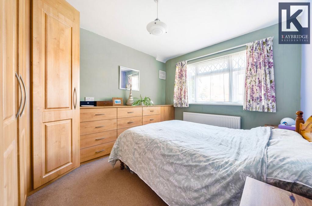 Pembury Avenue, Worcester Park - KT4 8 BY