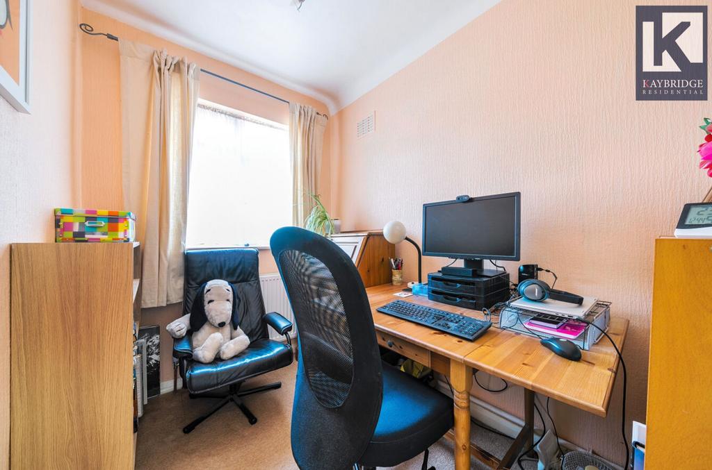 Pembury Avenue, Worcester Park - KT4 8 BY