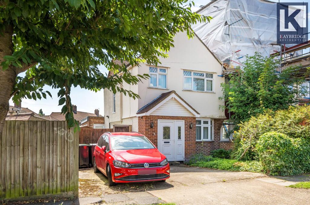 Pembury Avenue, Worcester Park - KT4 8 BY