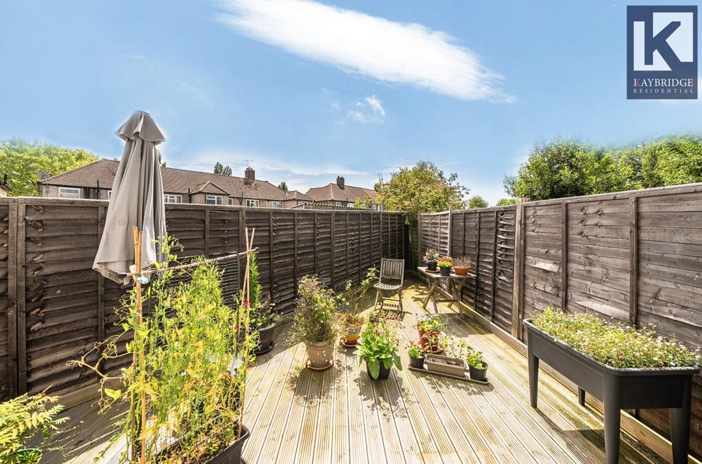 Pembury Avenue, Worcester Park - KT4 8 BY