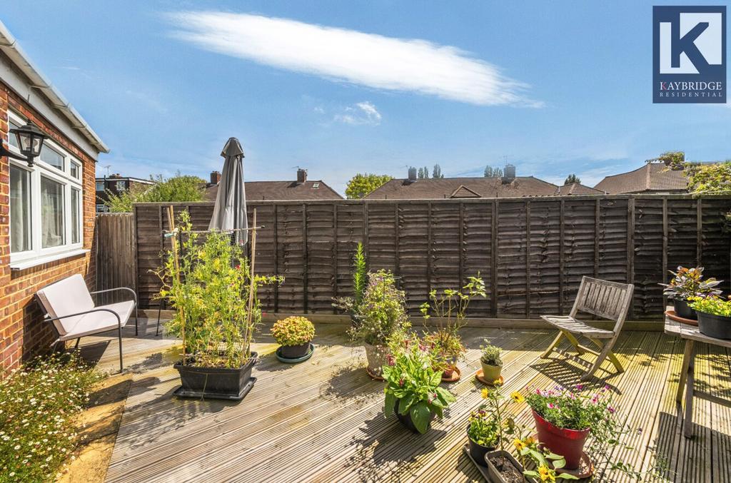 Pembury Avenue, Worcester Park - KT4 8 BY