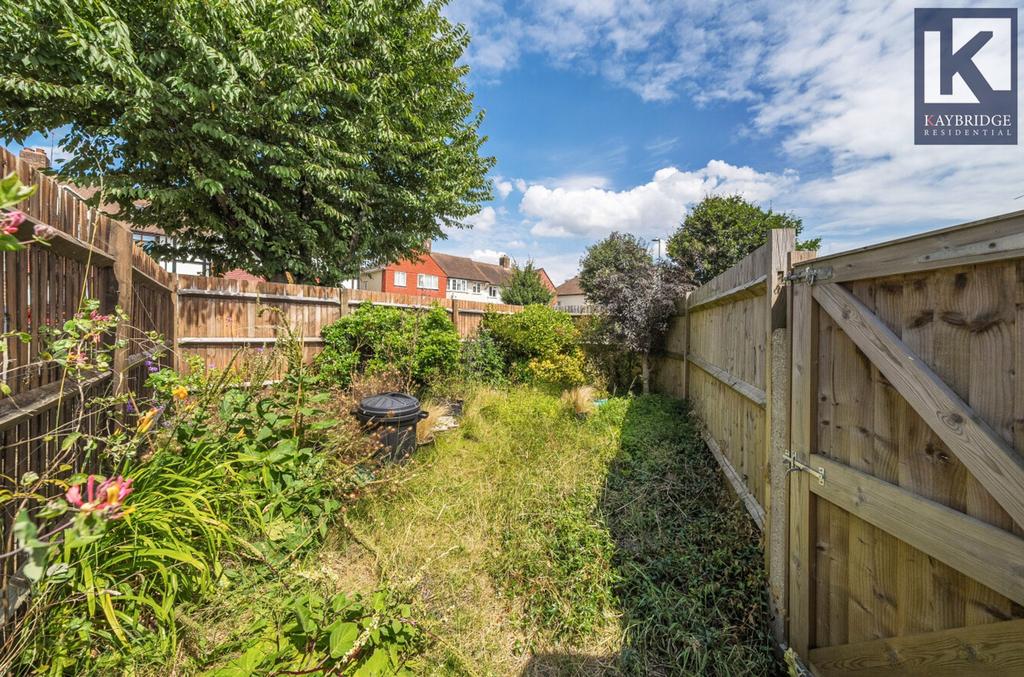 Pembury Avenue, Worcester Park - KT4 8 BY