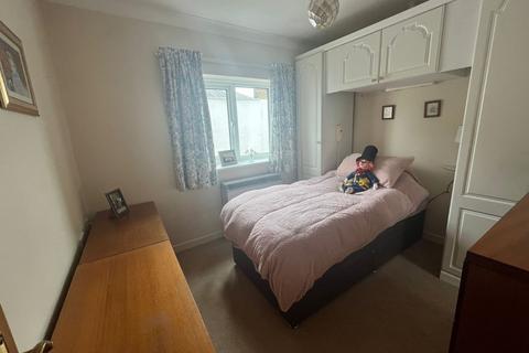 2 bedroom flat for sale, Regents Court, West Street, Gravesend, Kent, DA11
