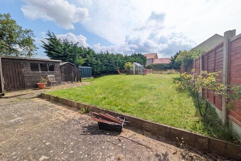 3 bedroom semi-detached house to rent, Hillside, Ancaster, NG32