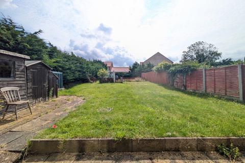 3 bedroom semi-detached house to rent, Hillside, Ancaster, NG32