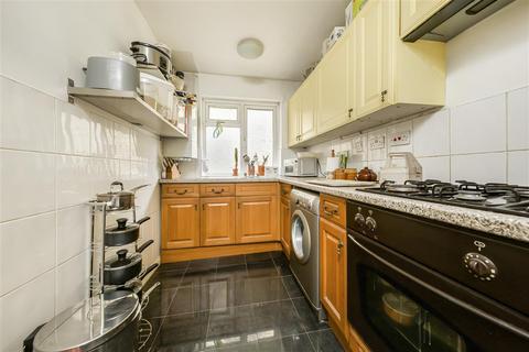 2 bedroom apartment for sale, Haydon Park Road, London