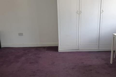 5 bedroom house share to rent, Cheyneys Avenue, Edgware, Greater London, HA8