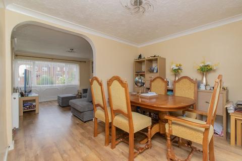 12 Lucerne Drive, Seasalter, Whitstable, CT5 4SE