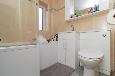 12 Lucerne Drive, Seasalter, Whitstable, CT5 4SE