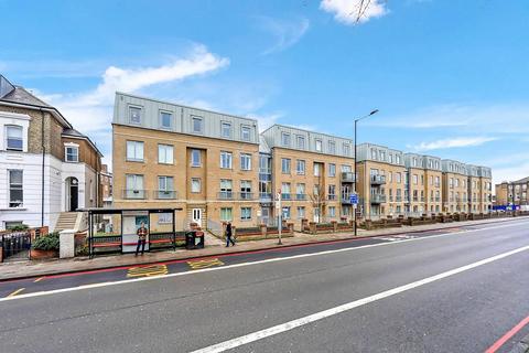 3 bedroom flat to rent, Seven Sisters Road, Finsbury Park, London, N4