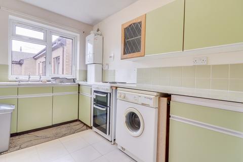 2 bedroom flat for sale, Sussex Avenue, Horsforth, Leeds, West Yorkshire, LS18