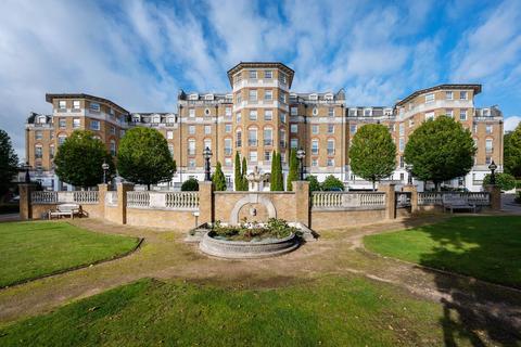 3 bedroom flat for sale, Chapman Square, Wimbledon Common, London, SW19