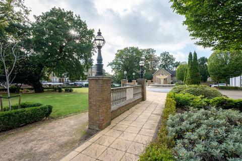 3 bedroom flat for sale, Chapman Square, Wimbledon Common, London, SW19