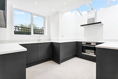 3 bedroom end of terrace house to rent, Halston Close, London, SW11