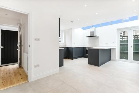 3 bedroom end of terrace house to rent, Halston Close, London, SW11