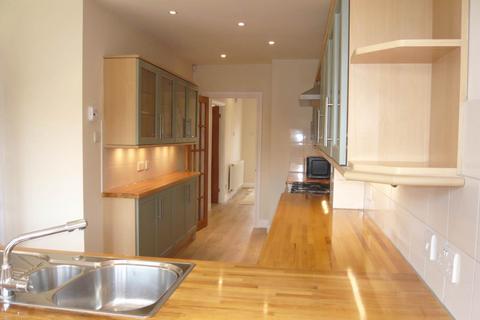 4 bedroom semi-detached house to rent, Linkside, London N12