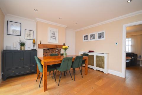 98 High Street, Wouldham, Rochester, ME1 3UW