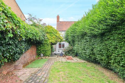 2 bedroom semi-detached house for sale, Alliance Street, Newark, Nottinghamshire, NG24