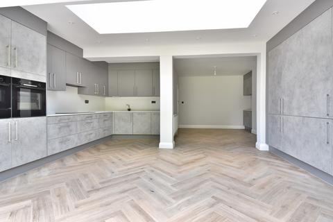 53 Wickham Chase, West Wickham, BR4 0BG
