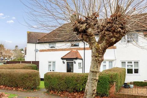 3 bedroom semi-detached house to rent, Well Road, Barnet, EN5