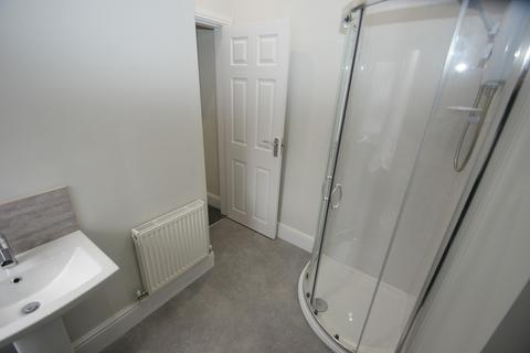 1 bedroom in a house share to rent, 25 Enfield Road, Ellesmere Port, Cheshire. CH65