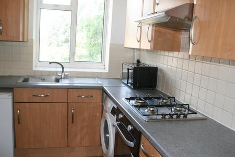 3 bedroom flat to rent, Kington House, Mortimer Crescent NW6