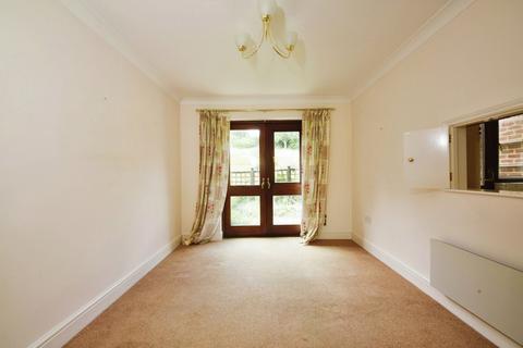 3 bedroom retirement property for sale, Hildesley Court, Newbury RG20