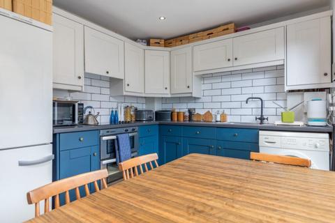 52 Carleton Drive, Giffnock, Glasgow, G46 6AQ
