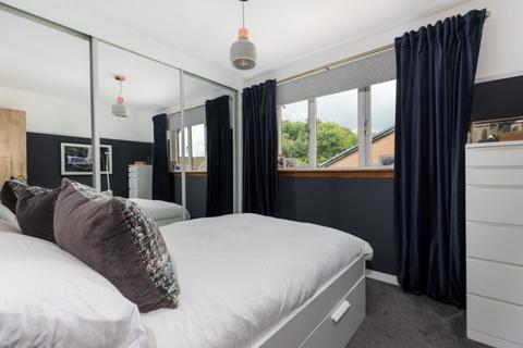 52 Carleton Drive, Giffnock, Glasgow, G46 6AQ