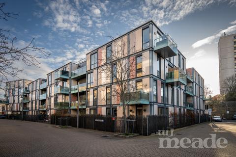 1 bedroom flat for sale, Repton House, Highams Park, E4