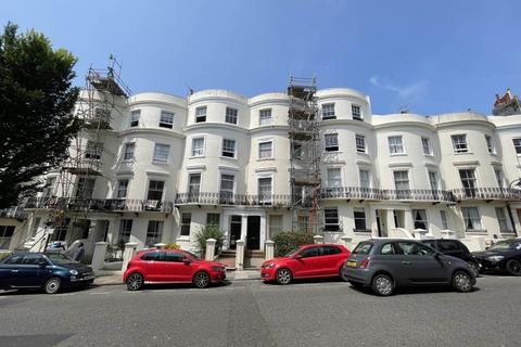 Studio to rent, Lansdowne Place, Hove, East Sussex