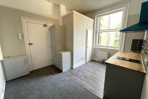 Studio to rent, Lansdowne Place, Hove, East Sussex