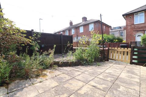 3 bedroom terraced house to rent, Barkly Terrace, Leeds, West Yorkshire, LS11