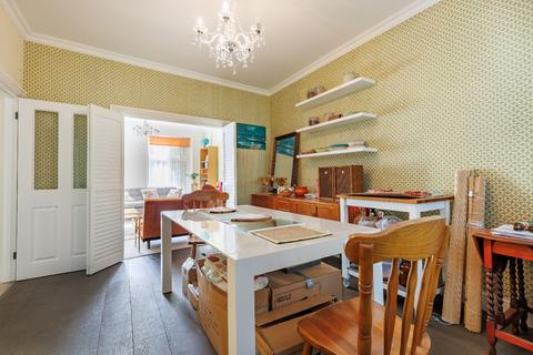74 Forest Drive East, London, E11 1JY