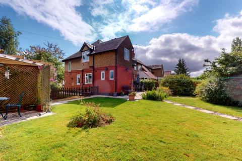 3 bedroom end of terrace house for sale, Cottarville, Weston Favell, Northampton NN3 3ES