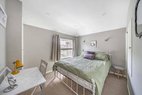 2 bedroom end of terrace house for sale, Anyards Road, Cobham, Surrey, KT11